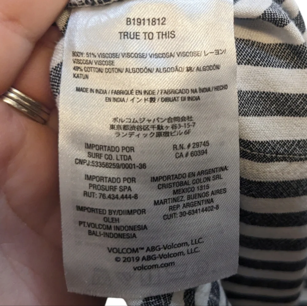 NWOT Volcom Women's Sunday Strut Engineer Stripe Short M - Picture 13 of 16